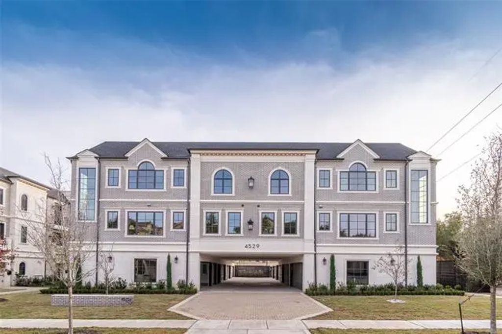 4529 Emerson Avenue 6l, University Park