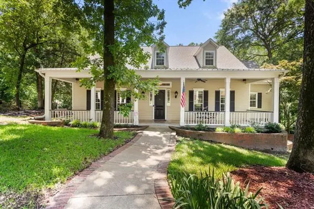 3631 River Oaks Court, Tyler