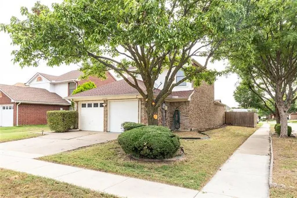 6900 Tudor Drive, Plano