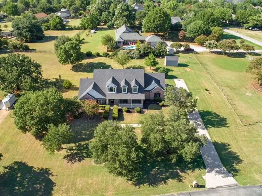 235 Ridgebriar Drive, Double Oak