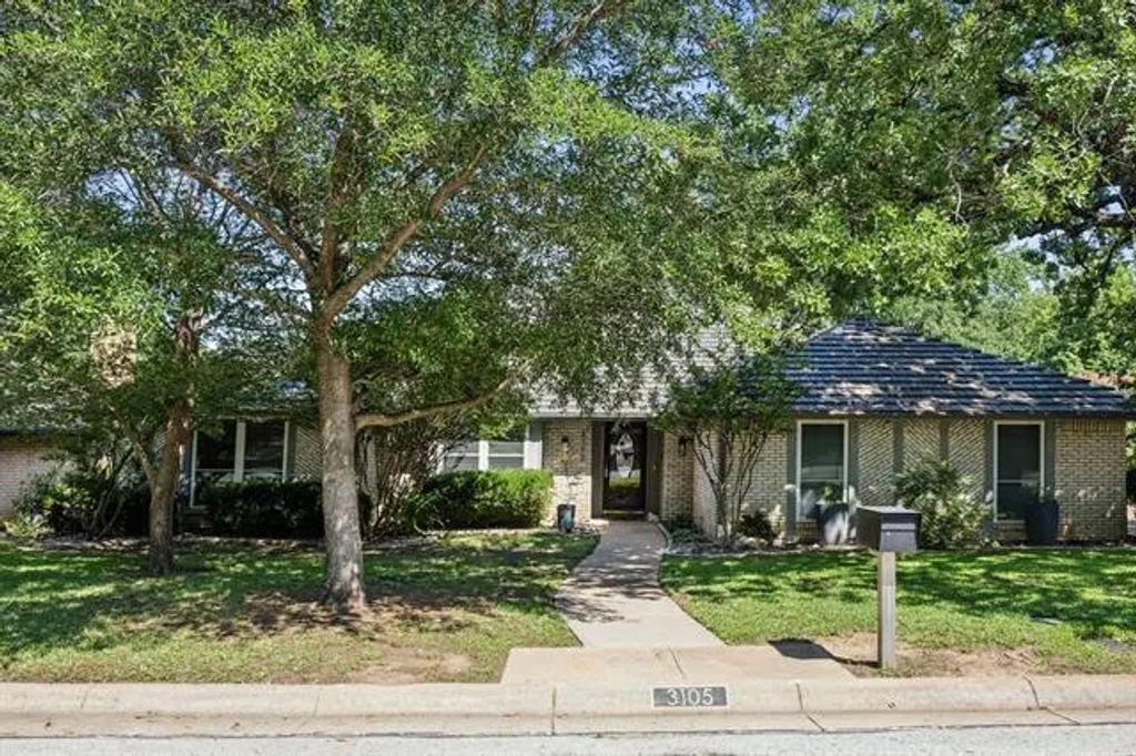 3105 Greenbrook Drive, Arlington