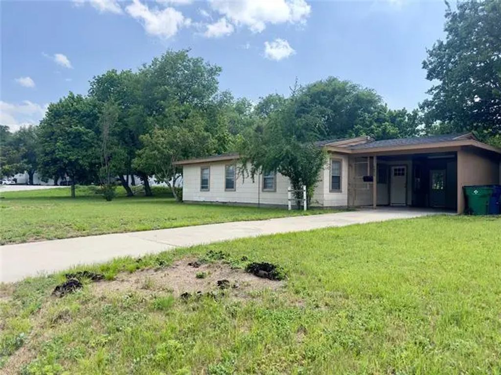 5892 Tracyne Drive, Westworth Village