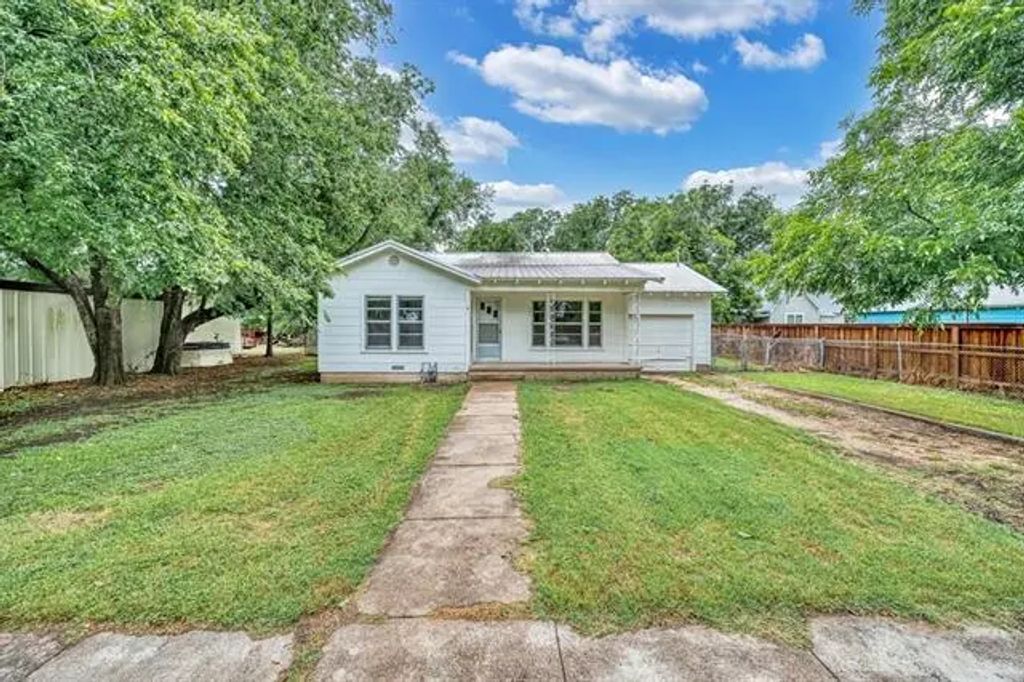 607 S Avenue H, Clifton