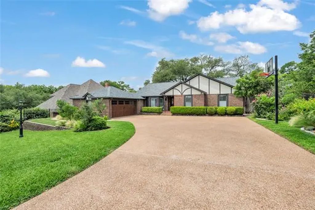 3308 Red Cliff Circle, Temple