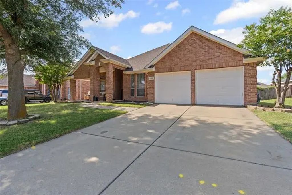1107 Noblewood Drive, Glenn Heights