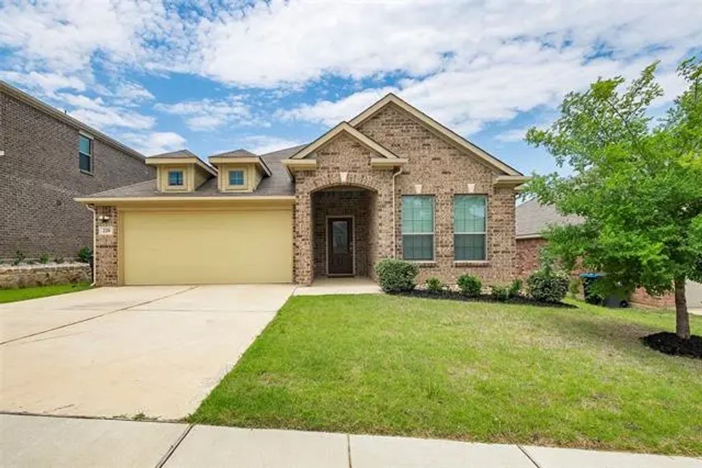 220 Ridgeland Oaks Drive, Fort Worth