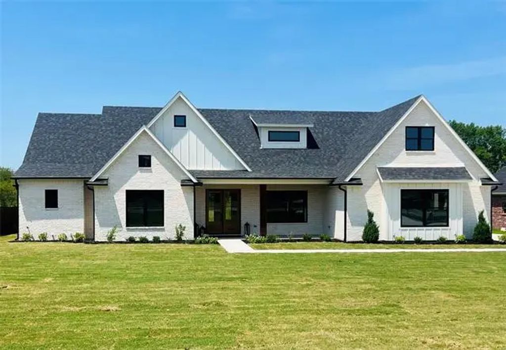 410 Shelby Trail, Bells