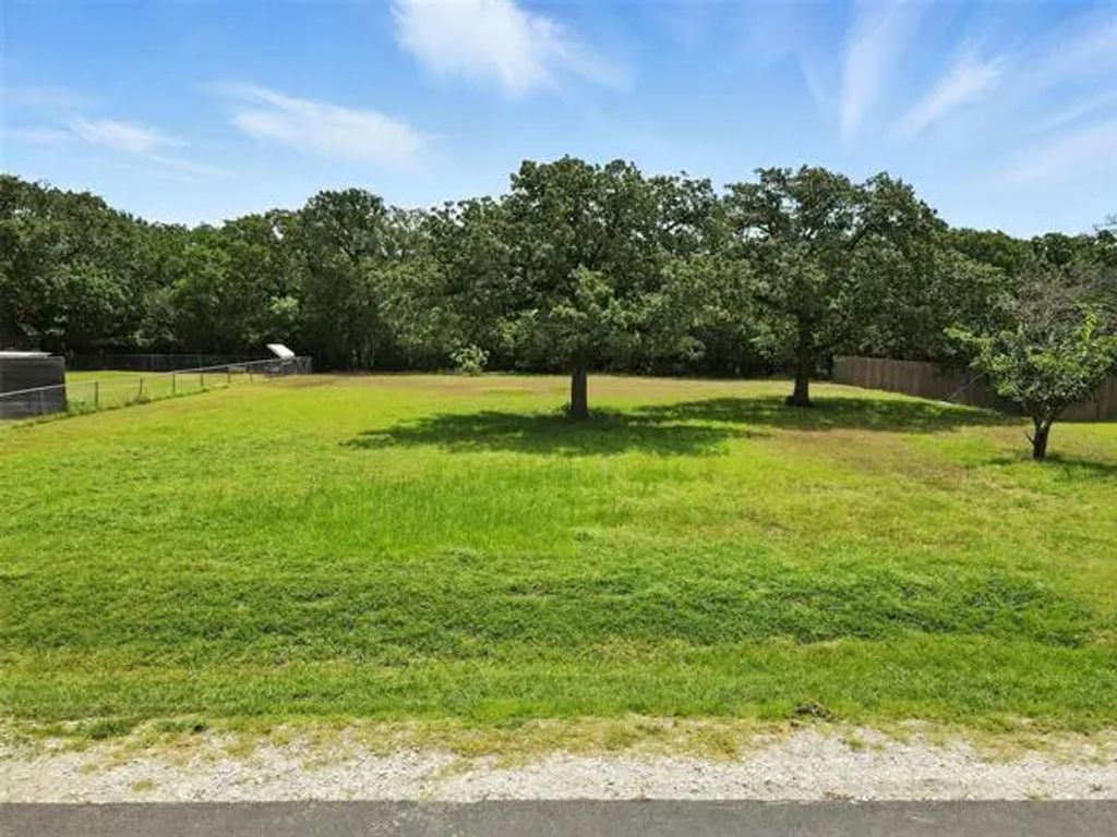 308 Lone Tree Lane, Hickory Creek