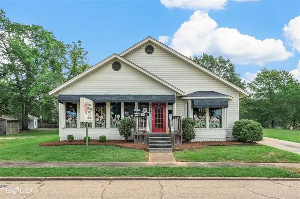 210 Murrell Street, Minden