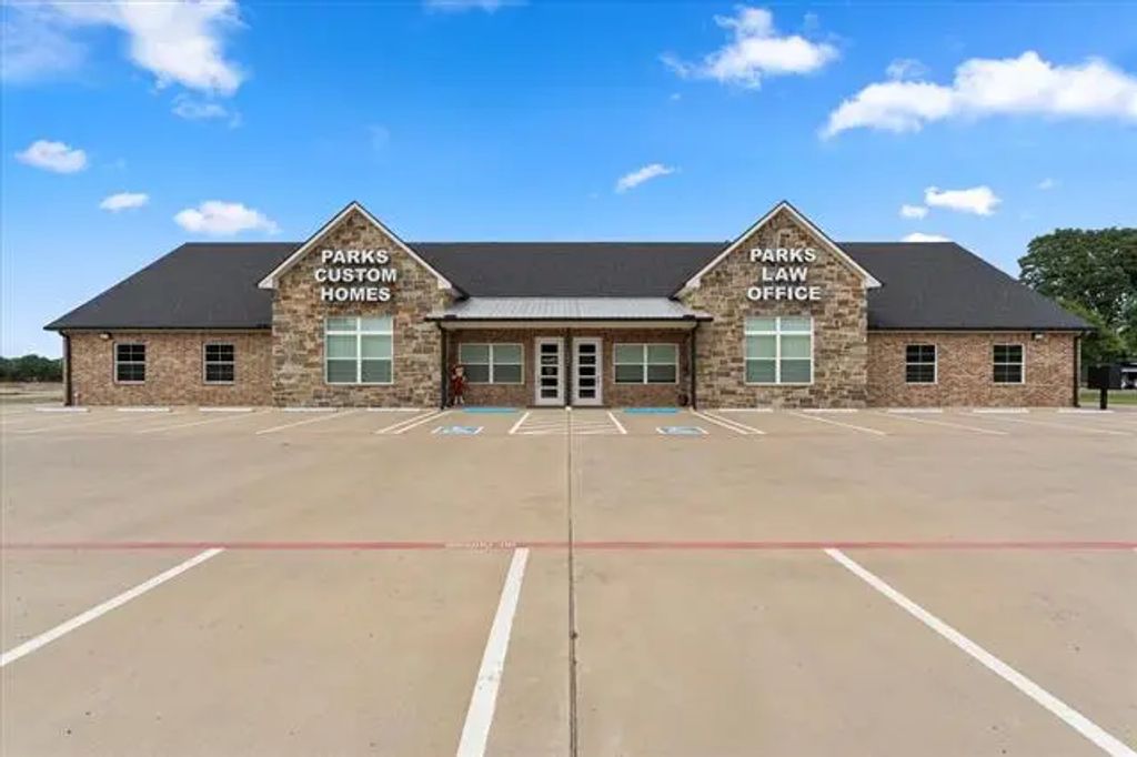 15821 Highway 175, Mabank