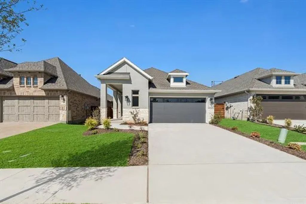 1905 Hazel Lily Run, Mesquite