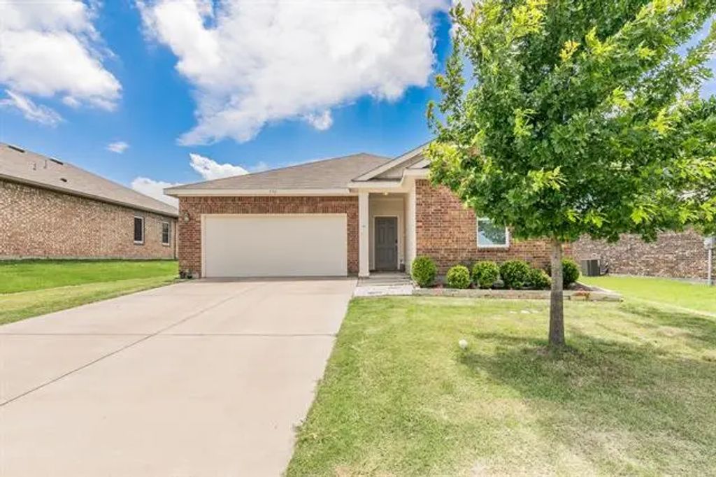 532 S Heights Drive, Crowley