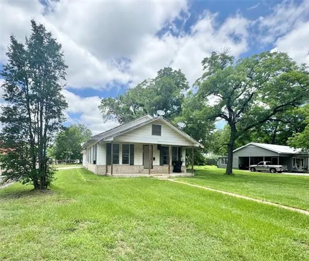 601 Elm Street, Teague