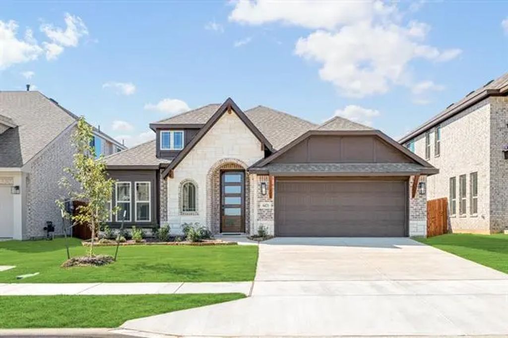 4421 Blue Mist Drive, Fort Worth