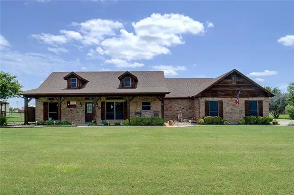 12210 Hill Country Circle, Ponder