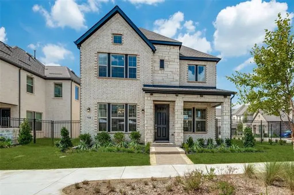 708 Fox Squirrel Court, Arlington