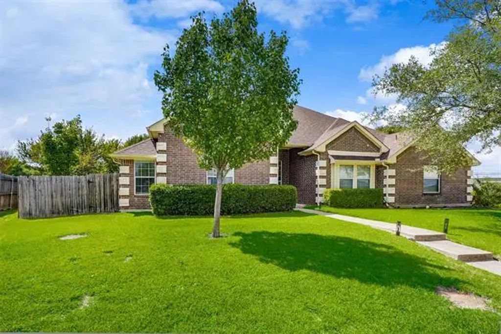 4903 Captains Place, Garland