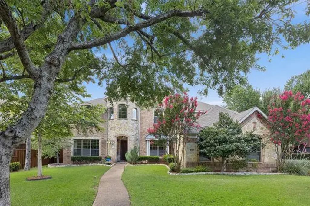 8319 Midway Road, Dallas