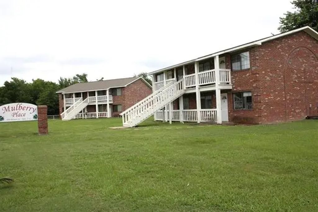 300 Brown Street, Talco