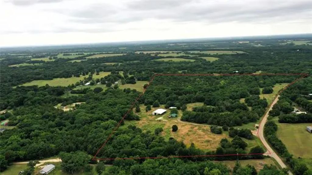 1980 County Road 3040, Bonham