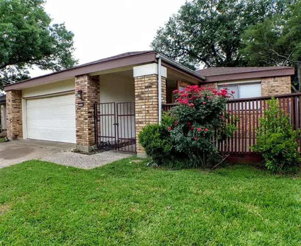 1608 Grandview Drive, Arlington
