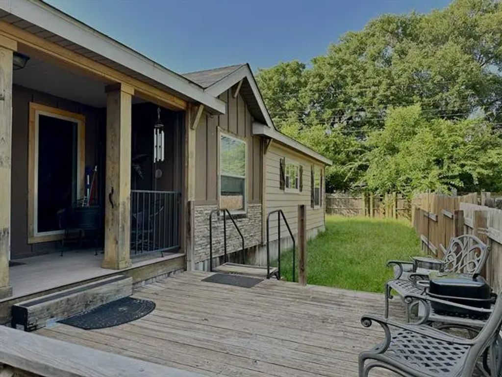 338 Spring Valley Street, Gun Barrel City