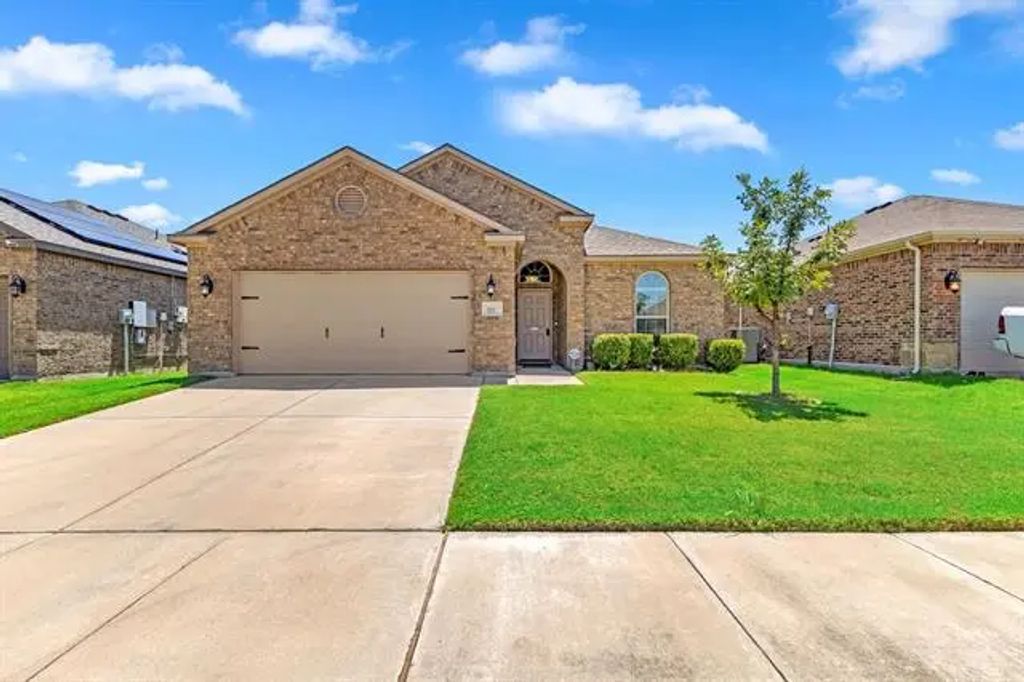 333 Marble Creek Drive, Fort Worth