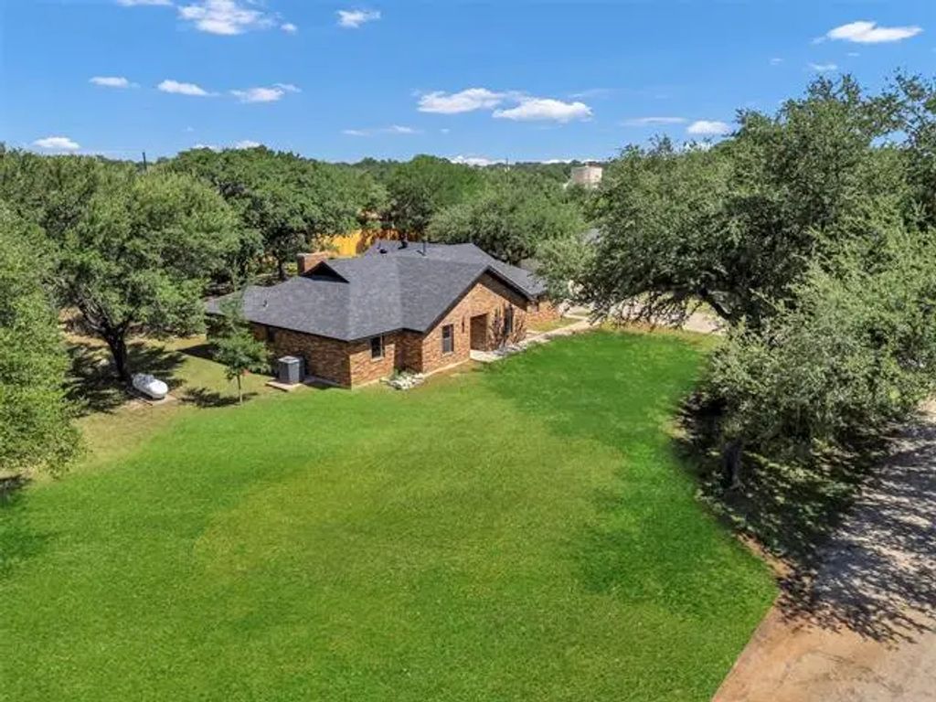 620 W Aquarius Court, Granbury