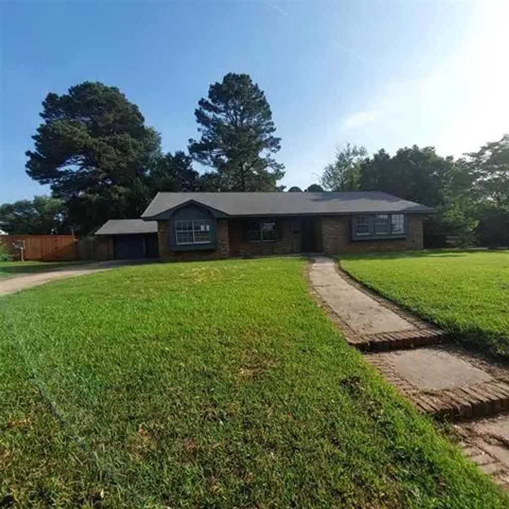 14 Palm Drive, Texarkana