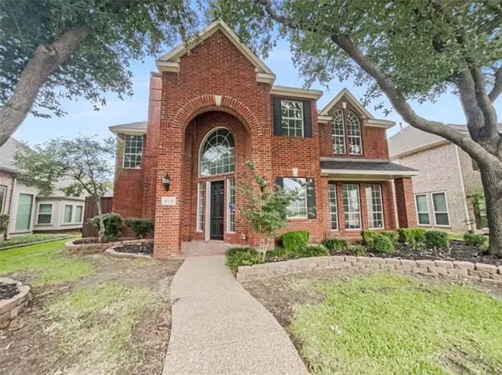 413 Thunderbrook Road, Garland