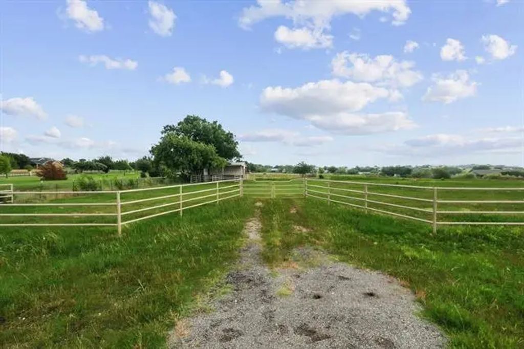 2203 Fm 156 S, Haslet