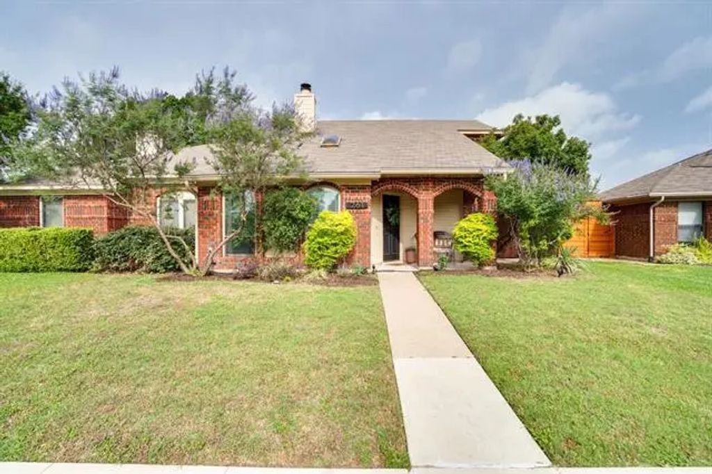 261 Willingham Drive, Coppell