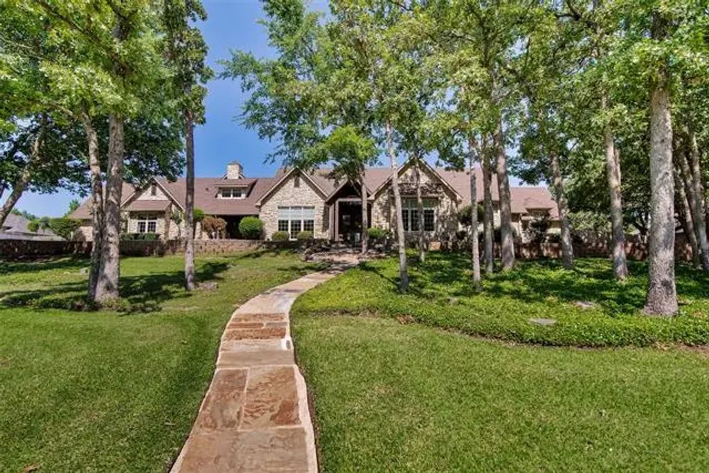 1020 Waterloo Lake Drive, Denison