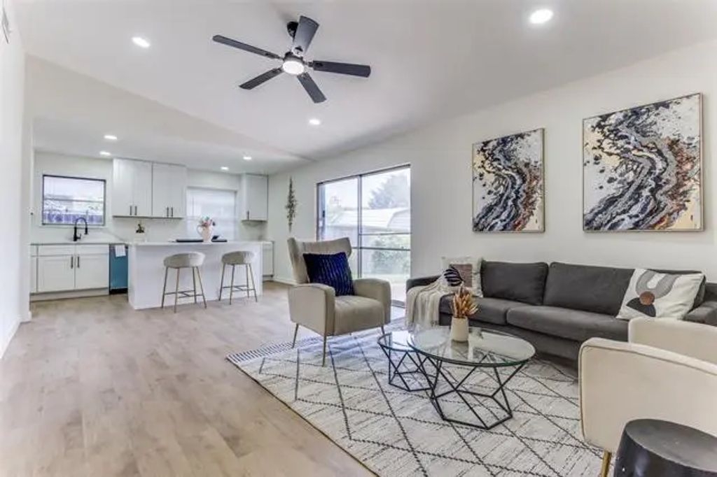 806 Brookshire Circle, Garland