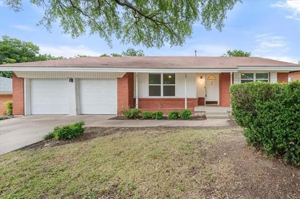 2250 Capri Drive, Fort Worth