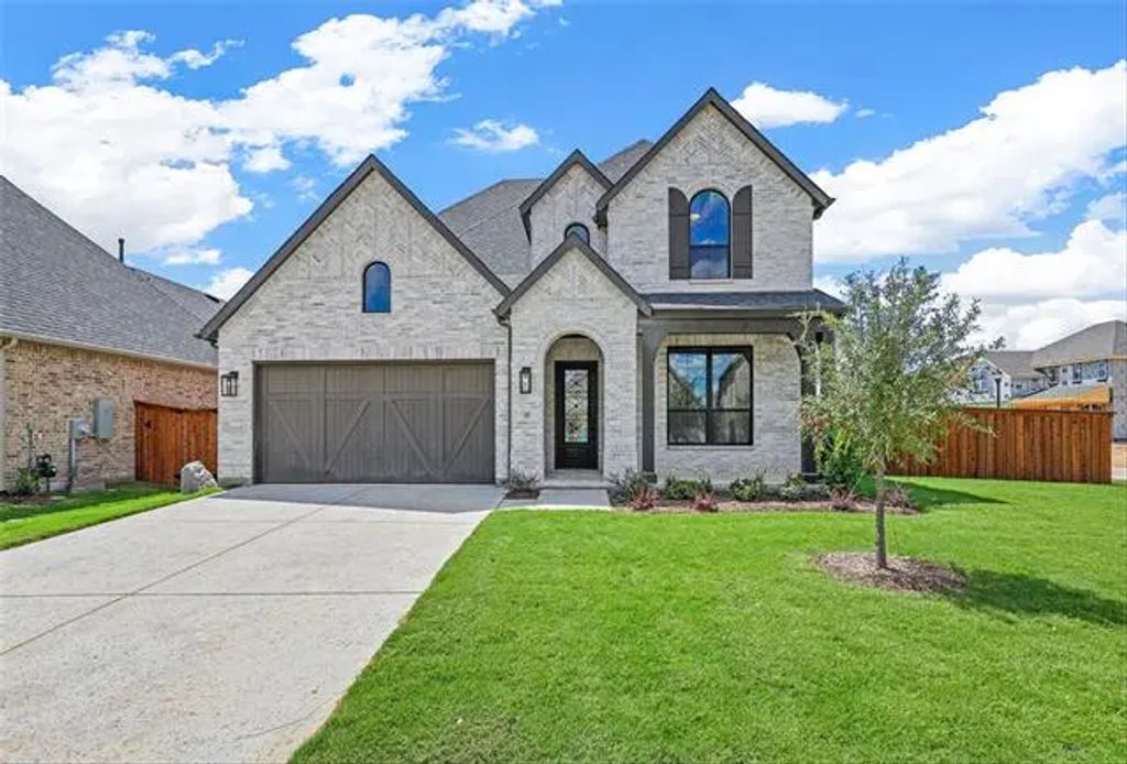 2102 Hereford Drive, Mansfield