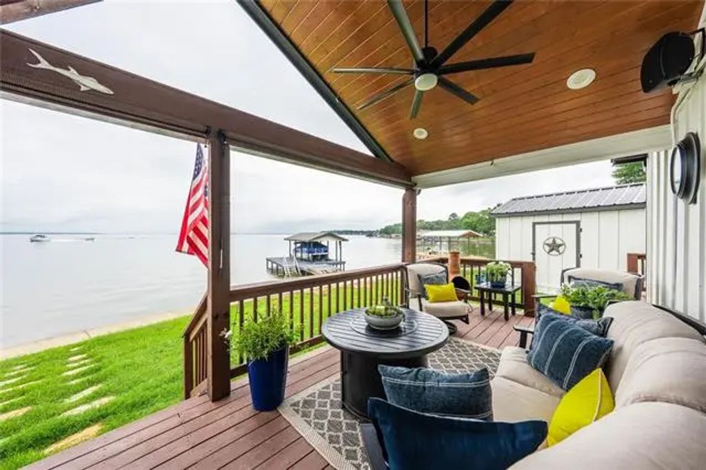 230 Harbor Drive, Gun Barrel City