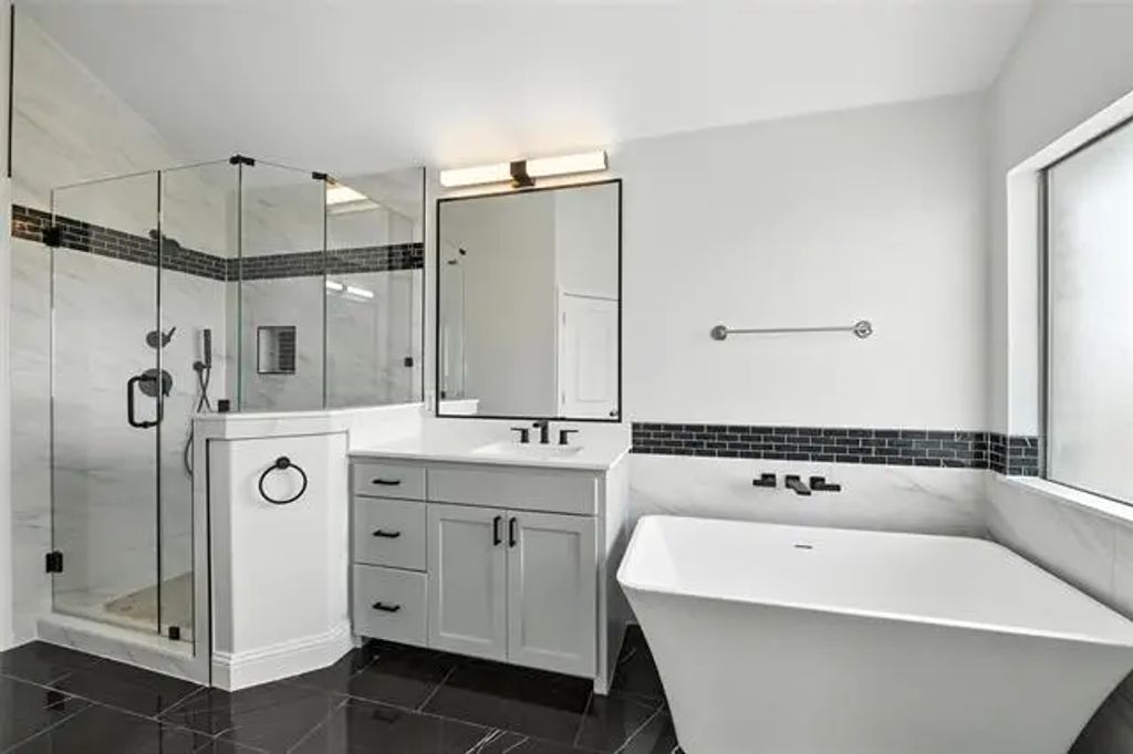 6748 San Fernando, Irving