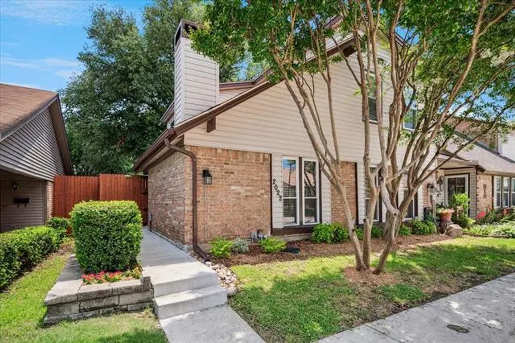 2022 Clubridge Drive, Carrollton
