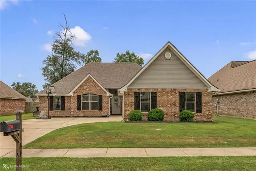 181 Bent Tree Loop, Haughton