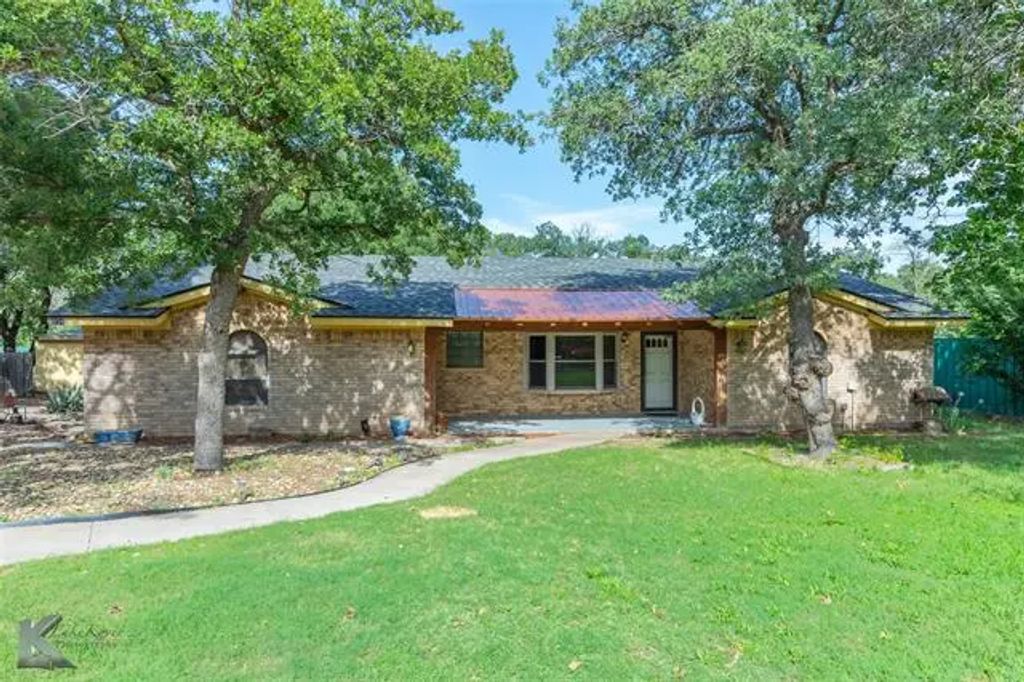 2226 Castle Drive, Clyde