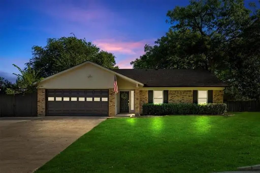 1916 Buckeye Drive, Flower Mound