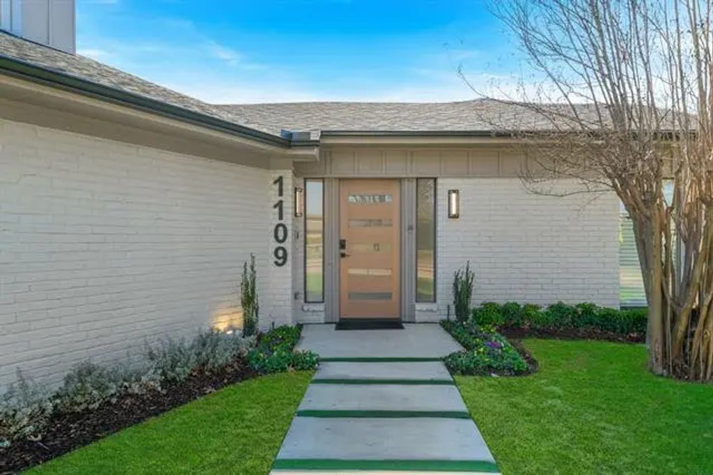1109 Mill Springs, Richardson