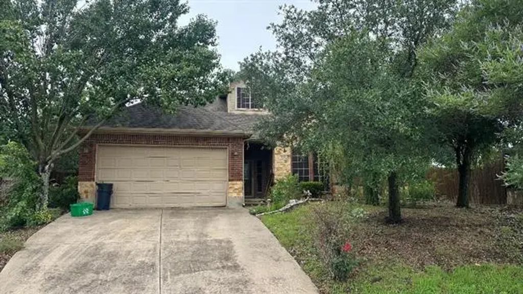 313 Nutmeg, Burleson