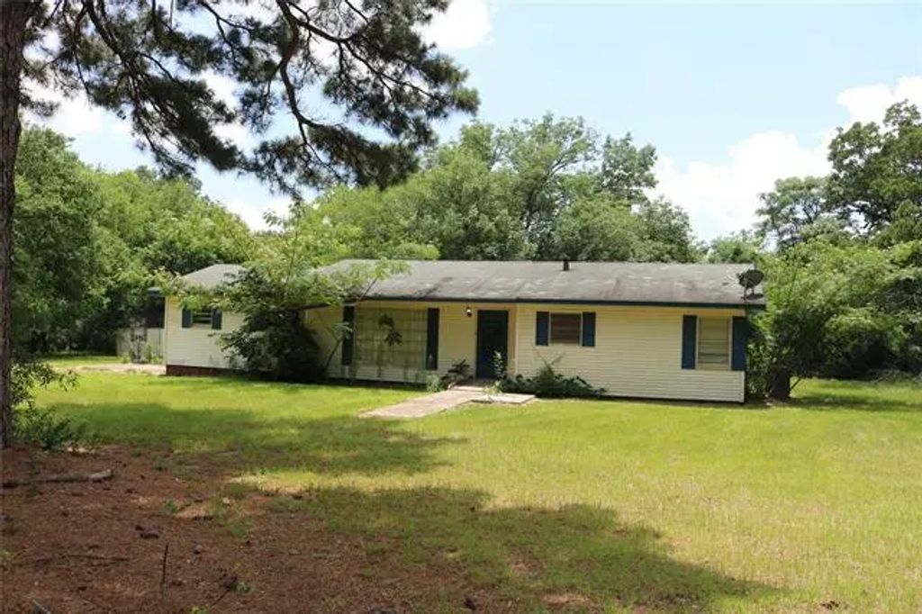 721 Main Street, Gladewater