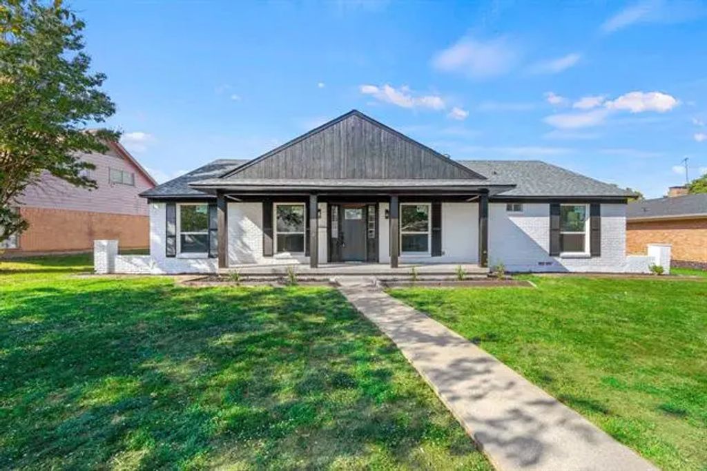 3841 Shady Hollow Lane, Dallas