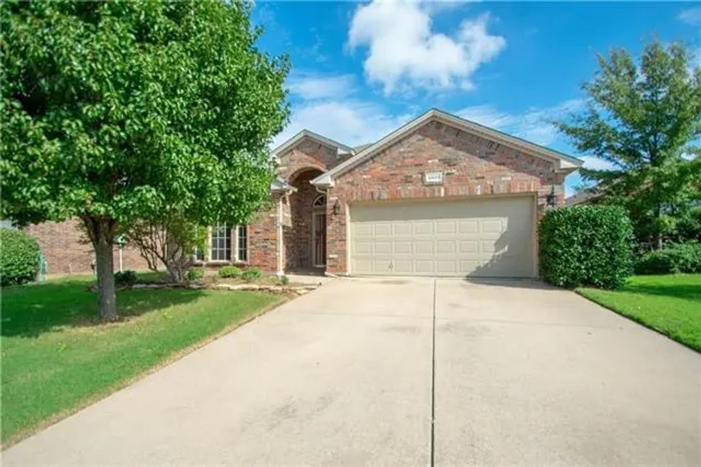 12628 Clarksburg Trail, Fort Worth