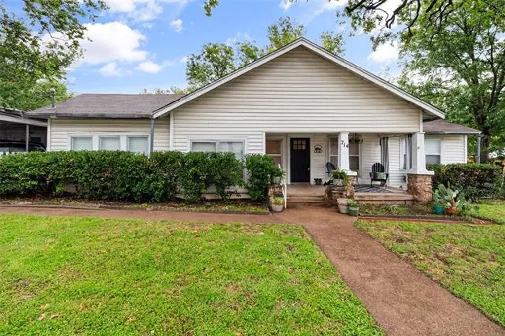 714 W Ball Street, Weatherford