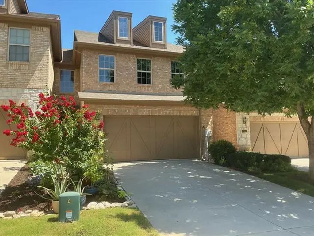 379 Teague Drive, Lewisville