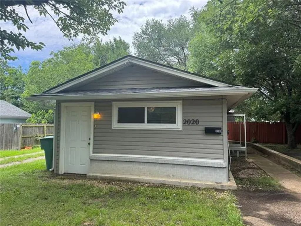 2020 W Alexander Street, Sherman